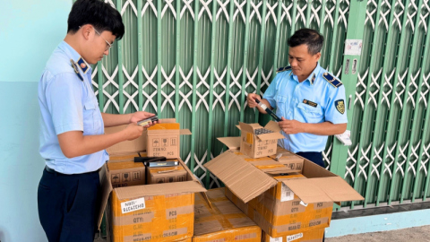 Phú Yên tạm giữ 4.500 lọ nước hoa không rõ nguồn gốc