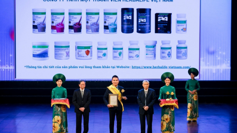 Herbalife Việt Nam được vinh danh Sản phẩm vàng vì sức khỏe cộng đồng năm 2024