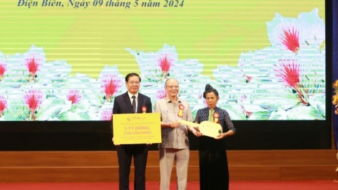 T&T Group trao tặng 5 tỷ đồng hỗ trợ làm nhà Đại đoàn kết cho người nghèo tỉnh Điện Biên
