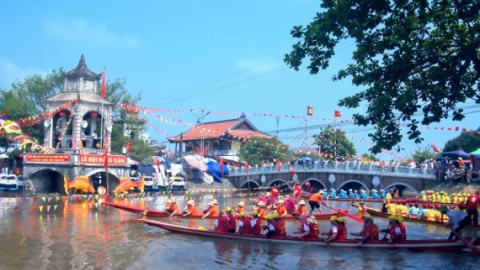 Thái Bình: Sôi nổi hội thi bơi trải ở lễ hội Đền Đồng Xâm
