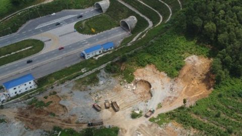 Tỉnh Thanh Hóa chỉ đạo xử lý vụ xe tải chở đất 'lậu' xé rào chạy vào cao tốc