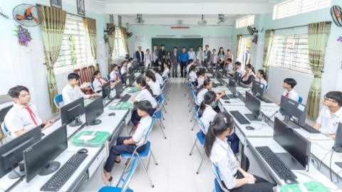 Công ty Bumhan trao 40 máy tính, nhiều suất học bổng cho 2 trường học tại huyện Hòa Vang