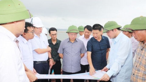 Chủ tịch UBND tỉnh Quảng Ninh kiểm tra tiến độ Bến cảng tổng hợp Vạn Ninh