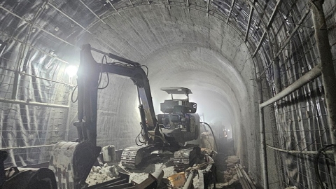 Hầm đường sắt Chí Thạnh tiếp tục sạt lở