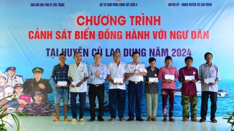 Ấm áp nghĩa tình “Cảnh sát biển đồng hành với ngư dân” tại Cù Lao non nước