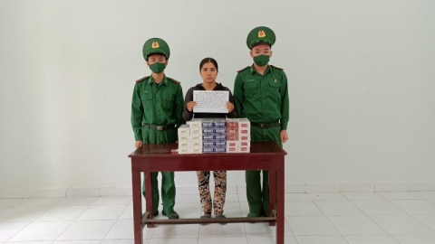 Đồn Biên phòng Nhơn Hội bắt giữ đối tượng vận chuyển 290 bao thuốc lá trái phép