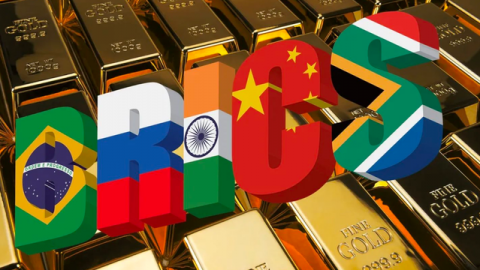 Vàng thế giới lao đốc, BRICS+ mua vàng với tốc độ chưa từng có