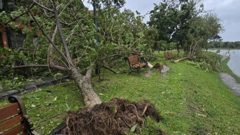 Bắc Ninh: Nhiều nhà cấp 4, công trình phụ bị tốc mái, hơn 1.500ha lúa, hoa màu bị ngập đổ