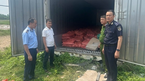 Quảng Ninh: Khám xét 3 kho hàng, thu giữ hơn 25 tấn thực phẩm đông lạnh