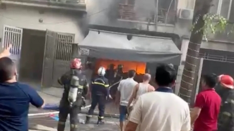 Hà Nội: Cháy nhà 4 tầng trong khu đô thị, nghi có người mắc kẹt