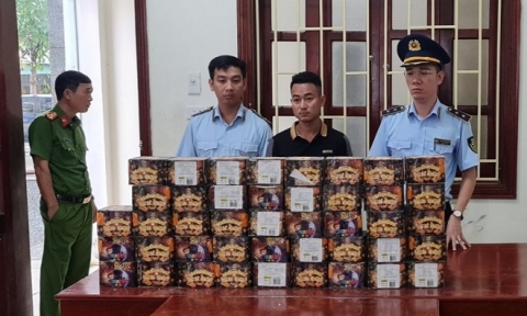 Bắt giữ đối tượng vận chuyển 57 kg pháo hoa nổ tại Nghệ An