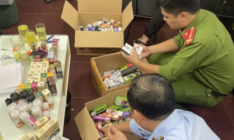 Quản lý thị trường Hà Nội thu giữ hàng trăm sản phẩm thuốc lá điện tử