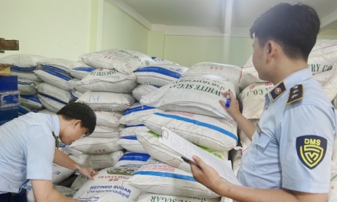 Phú Yên thu giữ 35 tấn đường cát không có nhãn phụ