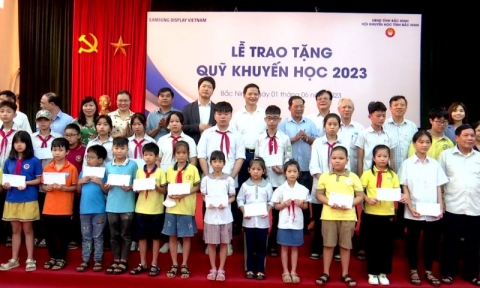 Bắc Ninh trao học bổng cho 200 học sinh vượt khó học giỏi năm học 2022 - 2023