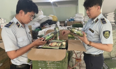 Phú Yên: Tạm giữ trên 10.000 sản phẩm vận chuyển trái phép