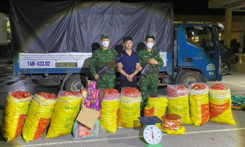 Quảng Ninh bắt giữ đối tượng vận chuyển 312 kg pháo nổ trái phép