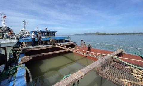 Bộ Tư lệnh Vùng Cảnh sát biển 3 bắt giữ tàu vận chuyển 80 m3 cát không rõ nguồn gốc