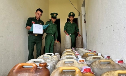 Thu giữ 900 lít dầu D.O không có hóa đơn chứng từ