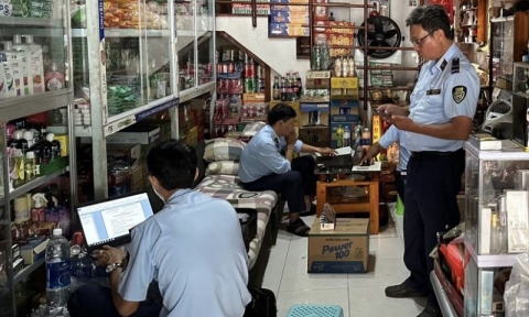 Phát hiện hàng trăm bao thuốc lá giả mạo nhãn hiệu SAIGON SILVER