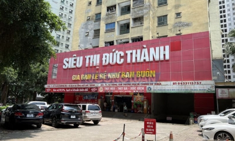 Hà Nội: Siêu thị Đức Thành bày bán thực phẩm hàng hoá không tem nhãn phụ Tiếng Việt, không rõ nguồn gốc