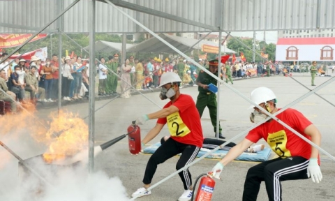 Bắc Ninh: Hội thi nghiệp vụ chữa cháy và cứu nạn cứu hộ “Tổ liên gia an toàn phòng cháy, chữa cháy” năm 2024