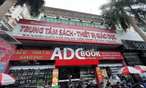 Hà Nội: Trung tâm sách – thiết bị giáo dục ADCBook bày bán nhiều hàng hoá nước ngoài không có tem nhãn phụ Tiếng Việt