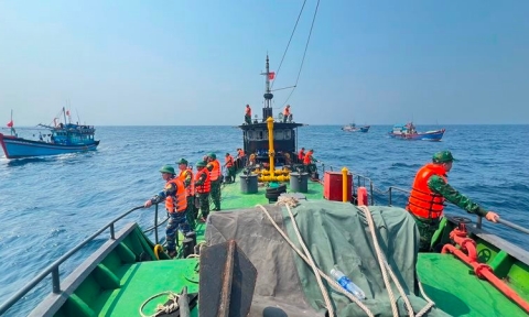 Quảng Ngãi: Khởi tố vụ chìm sà lan khiến 9 người chết và mất tích
