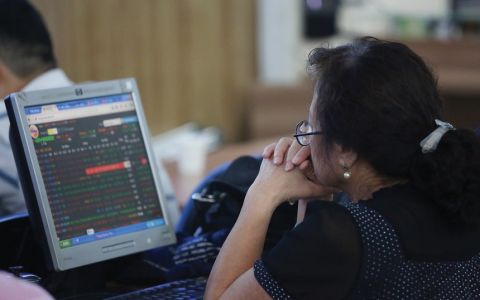 Cổ phiếu cần quan tâm ngày 2/10