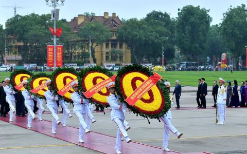 Sáng nay lãnh đạo Đảng, Nhà nước vào Lăng viếng Chủ tịch Hồ Chí Minh