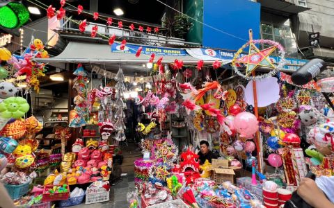 Đồ chơi Trung thu 2026: Hàng ngoại phủ kệ, thiếu thông tin sản phẩm