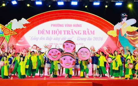 Thắp sáng ước mơ tại đêm hội trăng rằm Vĩnh Hưng