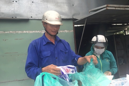 TP. Hồ Chí Minh: Kinh hoàng lò muối bẩn