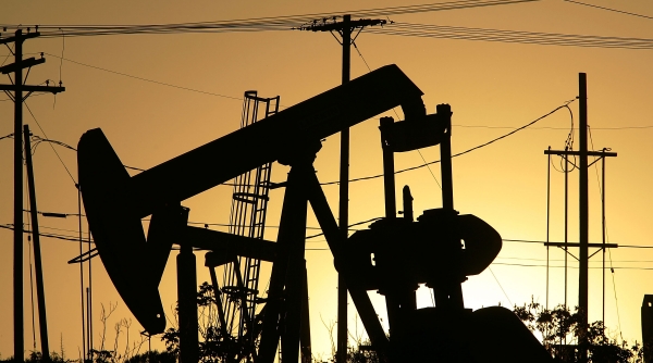 Sau thỏa thuận giảm sản lượng của OPEC, trữ lượng dầu tồn kho vẫn còn rất lớn