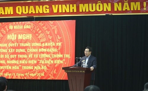 Phó Thủ tướng Phạm Bình Minh dự Hội nghị quán triệt Nghị quyết TW 4 của Bộ Ngoại giao