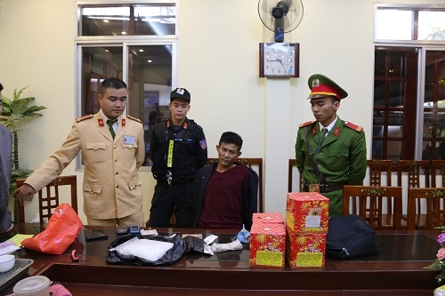 Lạng Sơn: Bắt giữ đối tượng vận chuyển 1,2 kg ma túy tổng hợp