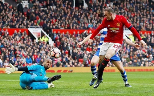 Rooney sẽ phá kỷ lục ghi bàn của Sir Bobby Charlton ở MU