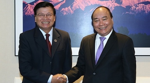 Thủ tướng Lào tới Việt Nam đồng chủ trì Kỳ họp lần thứ 39 Ủy ban liên Chính phủ hai nước