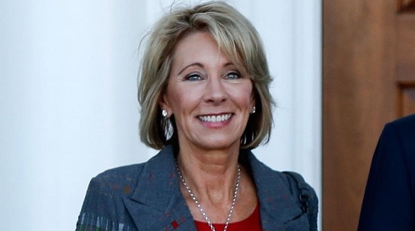 Thượng viện Mỹ chọn bà Betsy DeVos làm Bộ trưởng Giáo dục