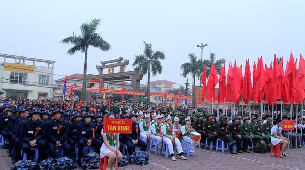 Hà Tĩnh: Tiễn 900 tân binh lên đường nhập ngũ
