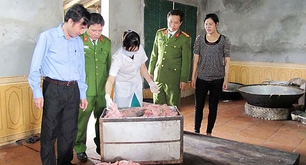 Hà Nam: Phát hiện và thu giữ hơn 500 kg mỡ lợn không đảm bảo ATTP