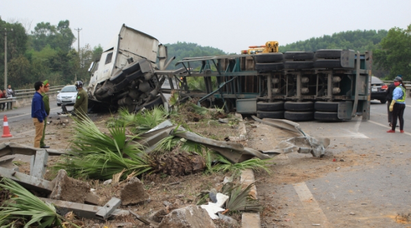 Cao tốc Thái Nguyên - Hà Nội: Xảy ra vụ tai nạn nghiêm trọng