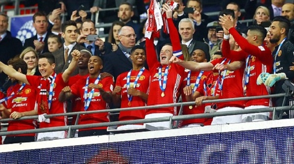 Ibrahimovic tỏa sáng, M.U lên ngôi vô địch League Cup