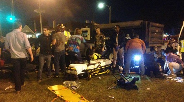 Mỹ: Xe tải lao vào đám đông ở New Orleans, 28 người bị thương