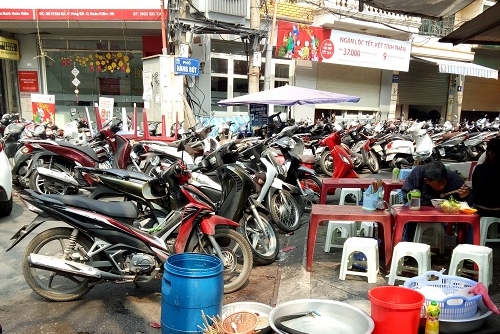 Nhộm nhoạm tại nhiều tuyến phố Hà Nội