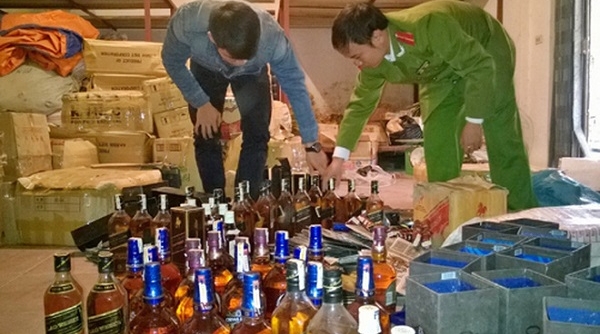 Hà Nội: Thu giữ hơn 1.000 lít rượu không rõ xuất xứ