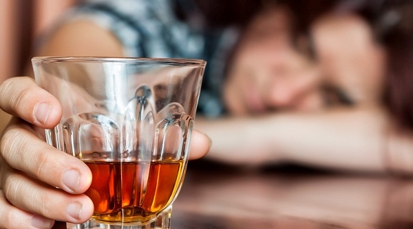 Bộ Y tế tiếp tục cảnh báo về tình trạng ngộ độc rượu