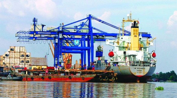 Vận chuyển hàng hóa trung chuyển giữa các cảng biển quốc tế