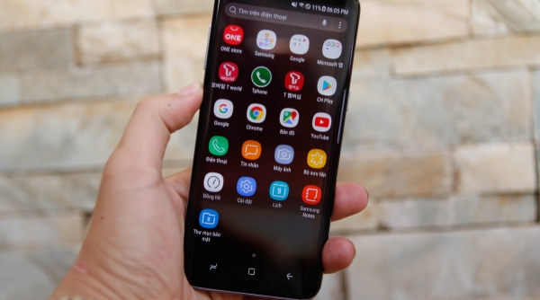 Cận cảnh Galaxy S8 đầu tiên về Việt Nam giá 16.980 triệu đồng
