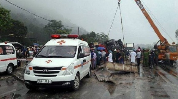 Hà Tĩnh: Khởi tố tài xế xe khách lật, 2 người chết, nhiều người bị thương