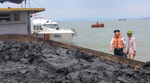 BTL Vùng CSB 1: Bắt giữ tàu chở than và tàu chở dầu không có chứng từ hóa đơn